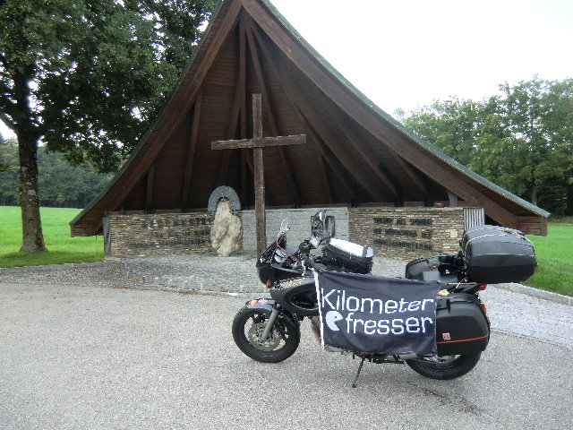 06.1 Gedenkkapelle - A.jpg