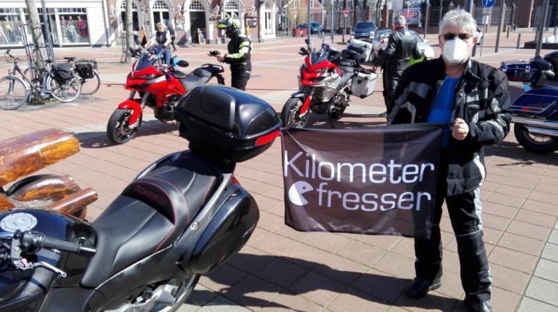 Kevelar Markplatz Motorradparkplatz