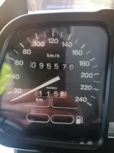 Ich habe mich entschieden die BMW K75 auch mit anzumelden. Sie startet mit 95570 km.