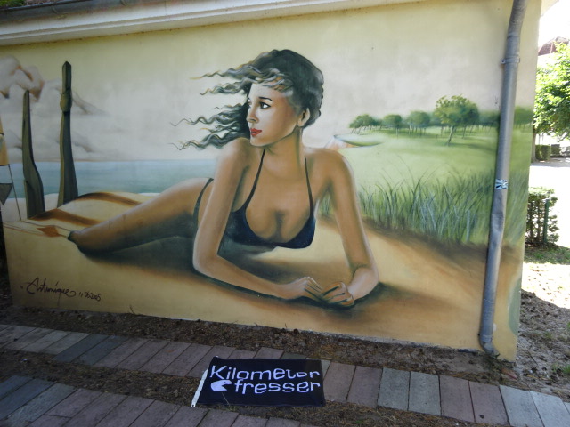 004. Graffiti am Trafohaus-Kühlungsborn.JPG