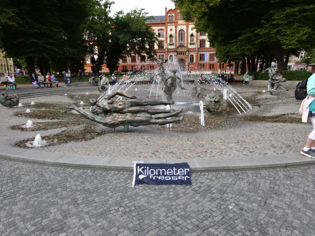 007. Brunnen der Lebensfreude-Rostock.JPG