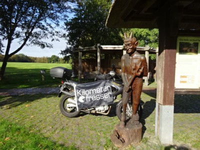 030. Teufel Statue in Osterholz-Scharmbeck.JPG