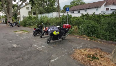 Motorradparkplatz Worms.jpg