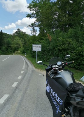 Ampfernhöhe Mönthal Schweiz.jpg
