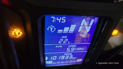 202508 CRF 1000.jpg