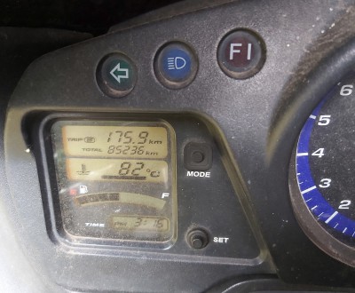 CBR1100 XX 06 Tacho.jpg