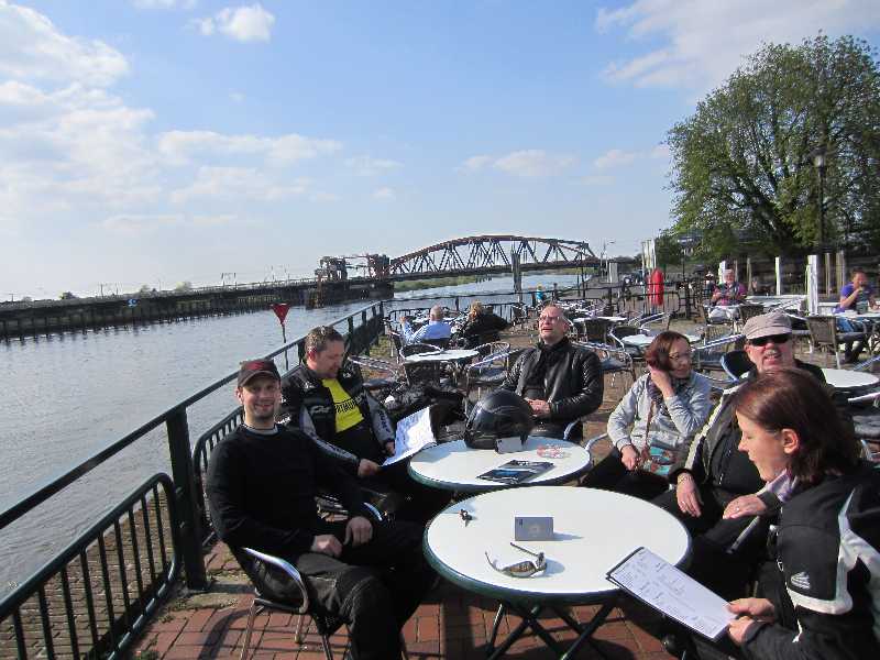 Stop für Eis und Drinks mit Wasserblick