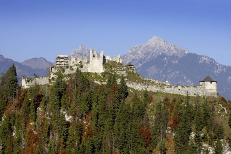 Ruine Ehrenberg.jpg