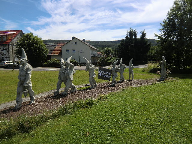 01.FC Schneewittchen mit Zwergen.jpg